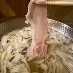 豚匠 - さつまにしき豚のロースをしゃぶしゃぶ