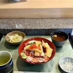 鮨亀 - ちらし定食　１３００円