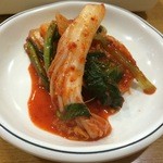 韓流館 - キムチ、野菜は種類多い