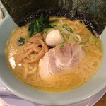 清六家 - 豚骨醤油ラーメン、小ライス