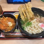 資さんうどん - 料理写真: