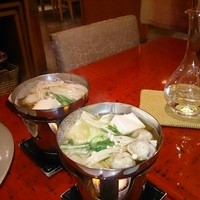 割烹 六つ葵 - アサリのつくね、本当に美味…
                華岡青州のカラフェは思ったより入っていた…