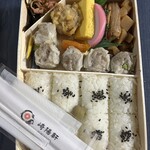 崎陽軒 - 料理写真:旨いんだなぁ〜コレが