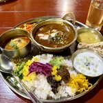 旅するクーネル - エッグ、チキン、ダル、ココナッツミルクのカレー