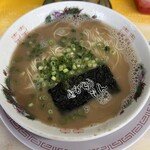 とんこつラーメン よかろうもん - 