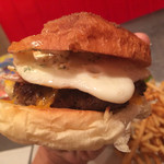 タルタルベーコンエッグチーズバーガーリフト 2015/01