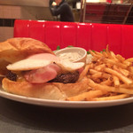 サニーダイナー - タルタルベーコンエッグチーズバーガー 2015/01