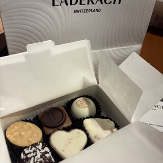 口コミ一覧 : LÄDERACH GINZA SIX店 - 銀座/チョコレート [食べログ]