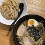 京町食堂 - チャーハンと醤油ラーメン