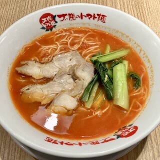 太陽のトマト麺_2