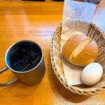 珈琲所コメダ珈琲店 - 料理写真:朝コメ(ローブパン・ゆで卵SET)