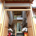 星のヒカリ - ２階席へは外階段で