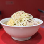 ラーメン二郎 - 小ラーメン豚2枚、生卵（ニンニク、アブラ）