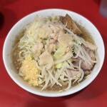 ラーメン二郎 - 小ラーメン豚2枚、生卵（ニンニク、アブラ）