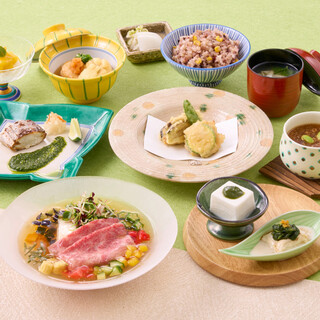 梅の花のこだわりランチ：湯葉と豆腐で彩る、季節の和膳