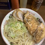 ラーメン二郎 - 豚ダブルのボリュームが凄い！