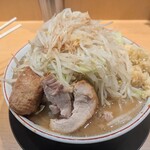 ラーメン豚山 - 料理写真:
