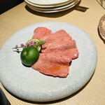 焼肉 神楽 - 極黒タン