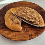 パン工房 銀の鳩 - 料理写真:元祖たくあんぱん　180円