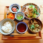 食堂 喫茶 アオイ - 豚ロースしゃぶしゃぶ定食(ご飯少なめ)