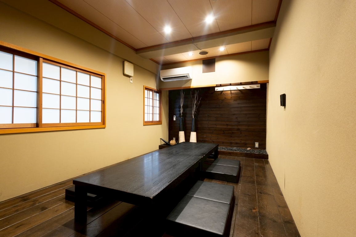 炭火 焼 dining おかげ 家 梅田 店
