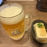 炉端焼き和めし処 しんぱち食堂 - 「生ビール」（176圓）
「冷奴」（66圓）。