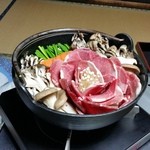 民宿すぎの子 - 猪鍋♪　まさに「ぼたん鍋」～、すっごく美しい！