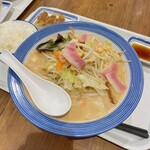 リンガーハット - 料理写真:野菜たっぷりチャンポン