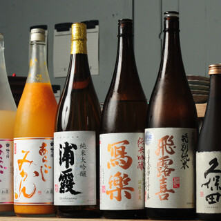 料理に合う厳選日本酒やサワーなど充実のラインナップ