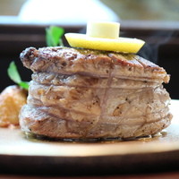 ステーキハウス キッチンリボン - かなりな高さがある