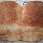 パン・ド・カンパーニュ - 山型食パン       税抜276円