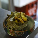 節子鮮魚店 - サザエの炭火焼