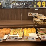 パン工場 - 下段は全て「¥99＋税」でしたヾ(〃^∇︎^)ﾉ