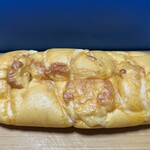パン工場 - 「タコスミートチーズパン」も大きくて食べ応えあり(*'-')b