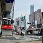 ジョナサン - 新宿大ガード西交差点を目指す