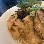一休 - 料理写真:一休豚骨らぁめんチャーシュー2枚（UP）