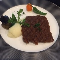 オールデイダイニング リモネ - 牛モモ肉のソテー　シャリアピン風