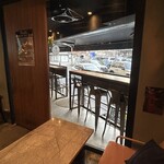 Miss Coffee Bar - 上手に空間利用(道に面したopen airカウンター席)