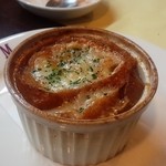 洋食 三浦亭 - オニオングラタンスープ