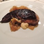 ふじもと亮平 - 自分で好きな分だけ取り分けられるって幸せ。この玉ねぎソースとわさびソースが絶品。