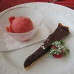 トラットリア ステッラ - 濃厚チョコレートのタルト・ブラッドオレンジのジェラート