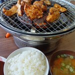 とりいち - 若鶏+鶏味噌汁+ごはん中。570+350+250。