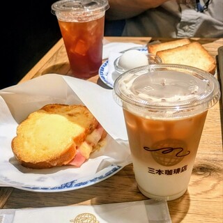 三本珈琲店_0