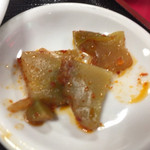 中国家庭料理 神洲之華 - ランチのザーサイ意外と旨し。
      ただ、量が減りましたぁ。