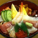 魚がし寿司 - 海鮮丼¥800