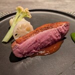 オステリア ブッビーノ - 鴨胸肉のロースト 万願寺唐辛子のピューレ　グリーンペッパーソース