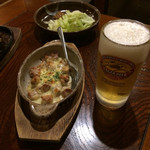 Aburaya Kushiyaki - 生ビール&鳥身チーズ&キャベツ