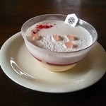 九二四四 - 桜と桃のブランマンジェ