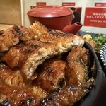 ひつまぶし 花岡 - 焼き目パリッと