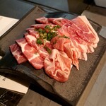 かわらや - 厳選豚肉3種盛り